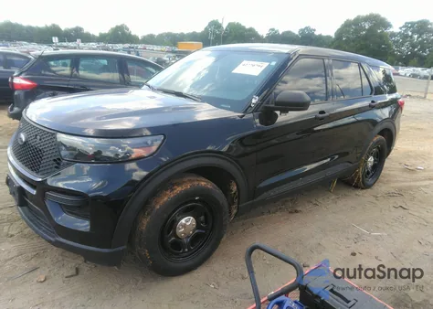 2023 Ford Explorer Police Interceptor z USA, uszkodzony, nr VIN 1FM5K8AB1PGA32371